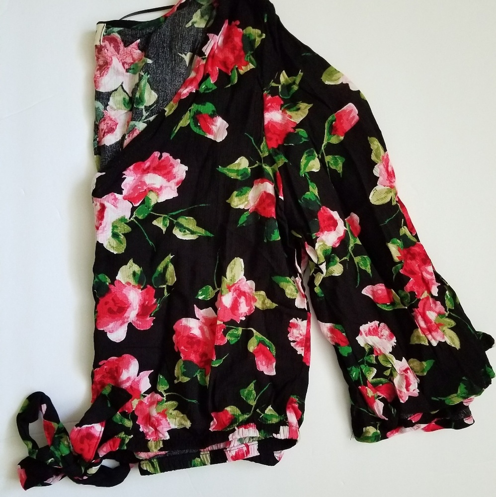 Floral Blouse!! Crop Top! - Picture 5 of 8